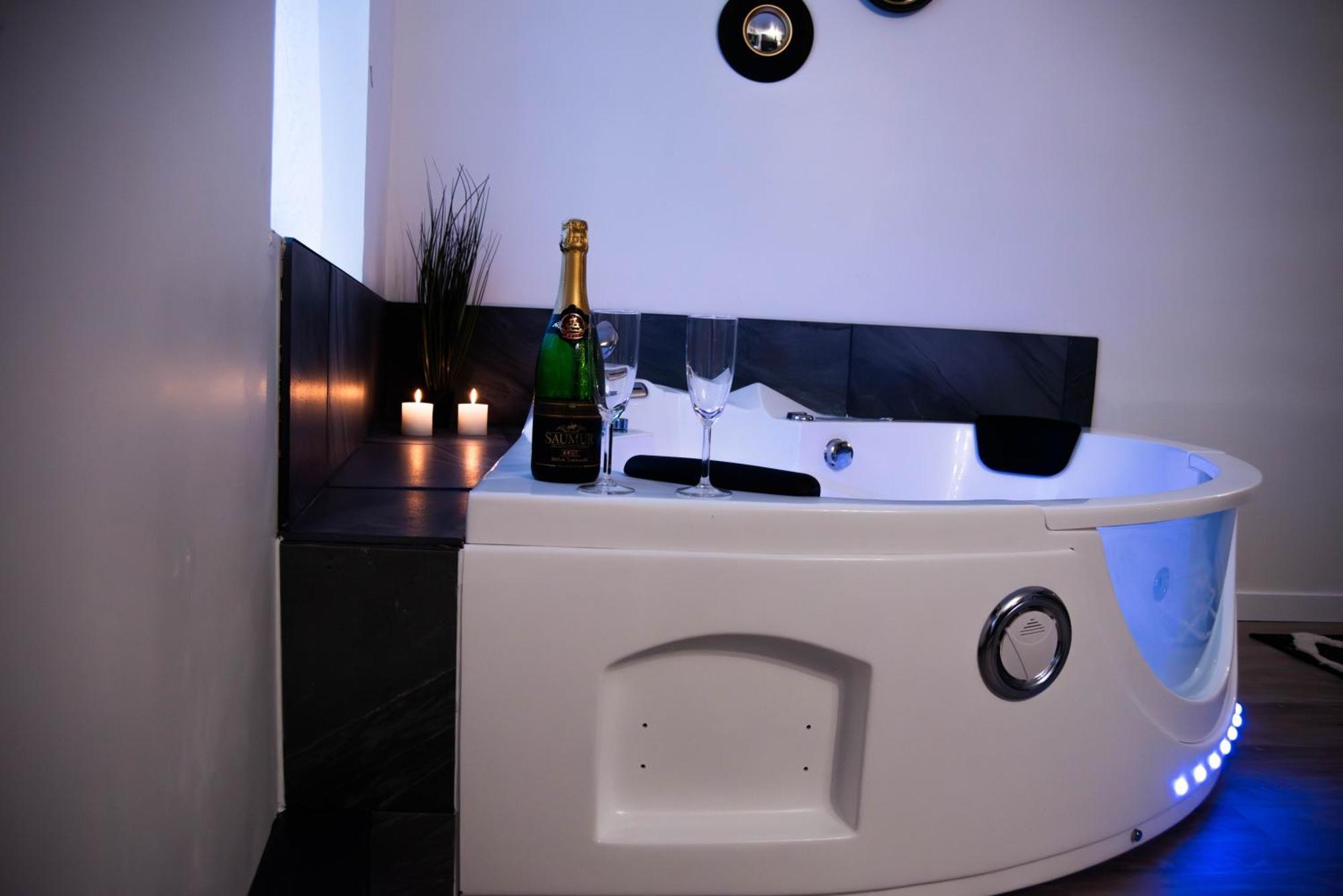 Suite Romantique Jacuzzi Moulins  Luaran gambar