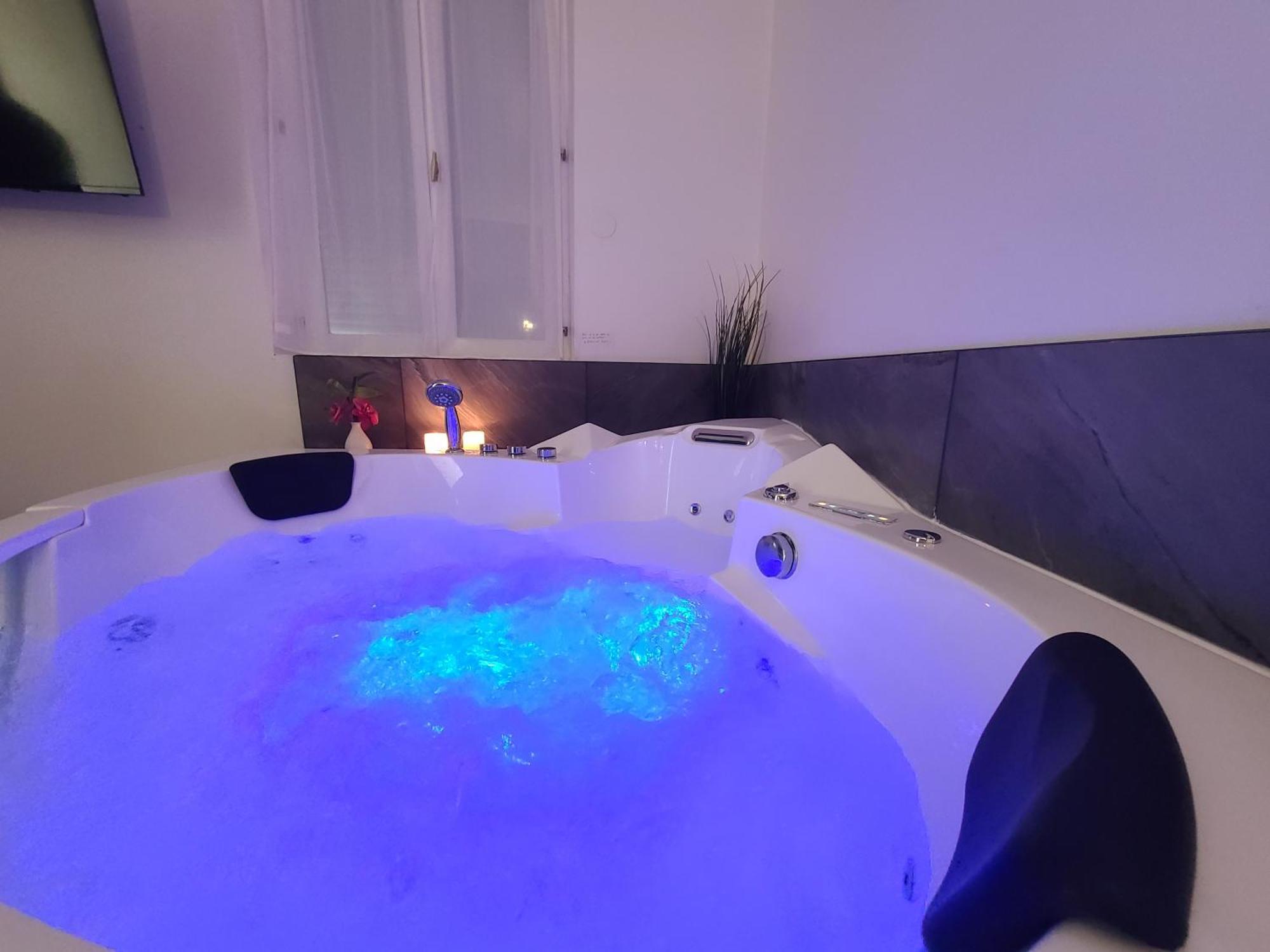 Suite Romantique Jacuzzi Moulins  Luaran gambar